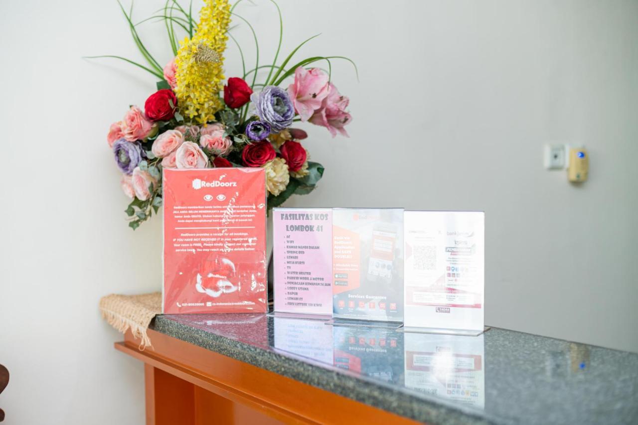 Reddoorz Syariah Near Marvel City Mall 2 Surabaya Eksteriør bilde