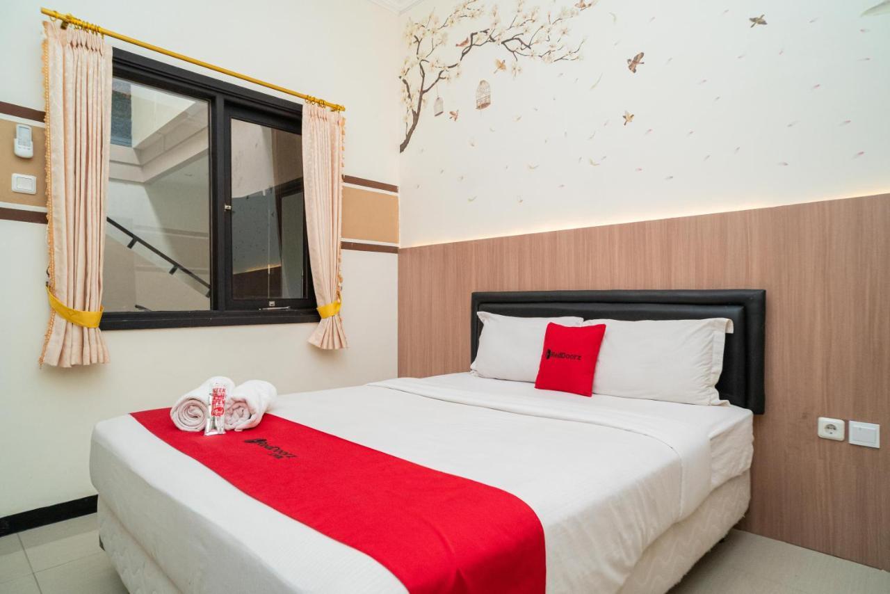 Reddoorz Syariah Near Marvel City Mall 2 Surabaya Eksteriør bilde